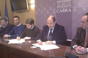 Firmado un convenio de colaboración con el Ayuntamiento de Cabra