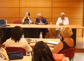 El diseñador Miguel Palacio ofrece su experiencia a los alumnos de la Cátedra Elio Berhanyer en Córdoba