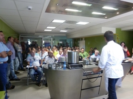 Más de 75 cocineros almerienses asisten a la presentación del producto agua de mar en la cocina experimental de la Fundación Tecnova