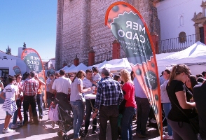 Gran afluencia de público en el Mercado de Gastronomía artesana local de Cazalla de la Sierra