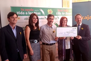 Firma de la ayuda anual de Cajamar para el Programa de Atención Domiciliaria de la Fundación Cudeca