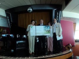 Cudeca recibe el cheque del IV Torneo de Golf  ‘Fernando Martín Pinto’