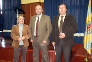 Empresas de la cerámica conocen cómo diseñar nuevas piezas y optimizar sus propiedades aislantes en una jornada en Innovarcilla