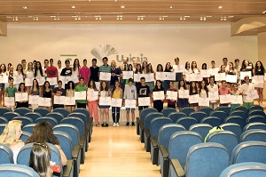 Más de 100 jóvenes paticiparán con Unicaja en el programa de convivencia en EEUU