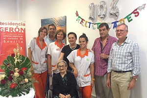 La Residencia Gerón celebra el 104 cumpleaños de su residente más longeva