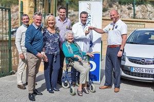 La Fundación Cudeca recibe de The President Club la donación vehículo para su quinto equipo asistencial