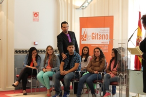 La Fundación Secretariado Gitano presenta en Granada su nueva campaña ‘Gitanos con estudios, gitanos con futuro’