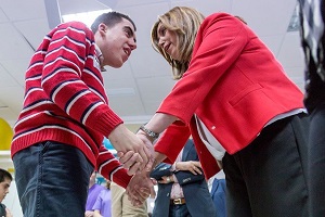 Susana Díaz visita la Unidad de Estancia Diurna para personas con discapacidad La Vega de Brenes