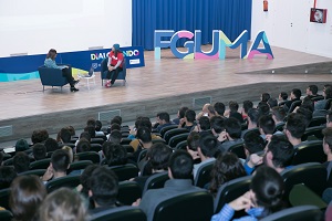 El hacker Chema Alonso participa en un espacio de debate de la FGUMA