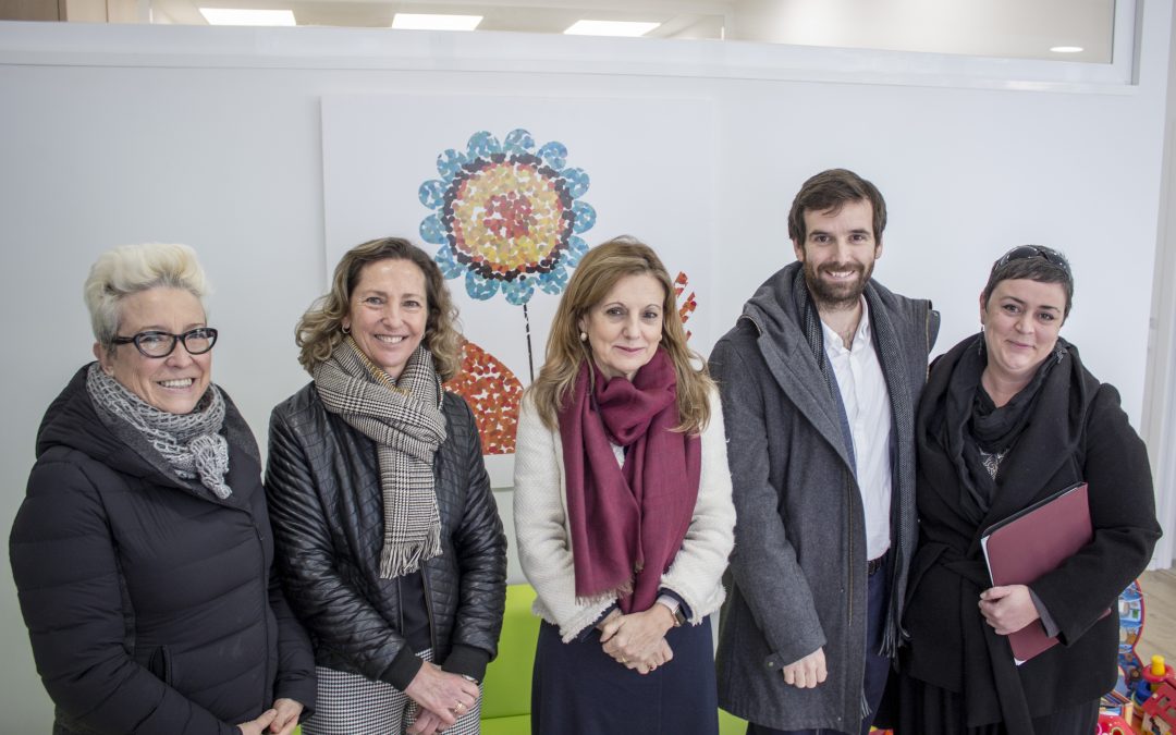 La Consejera de Salud visita el Centro CAIT SCENA de Autismo Sevilla