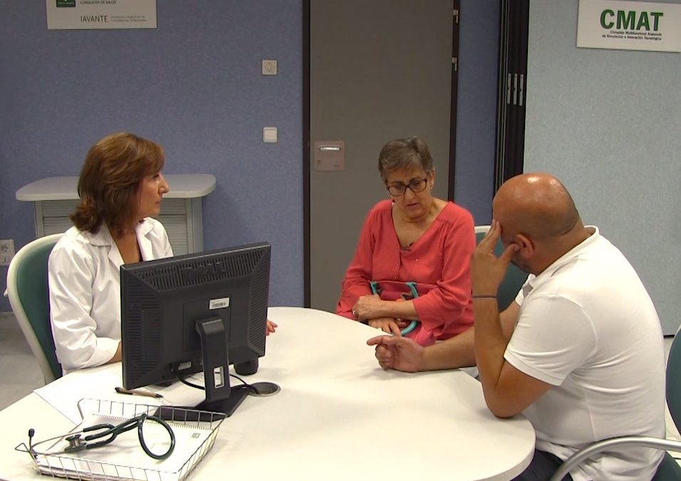 Salud lanza un curso abierto y gratuito para formar a oncólogos en la comunicación con pacientes y familiares