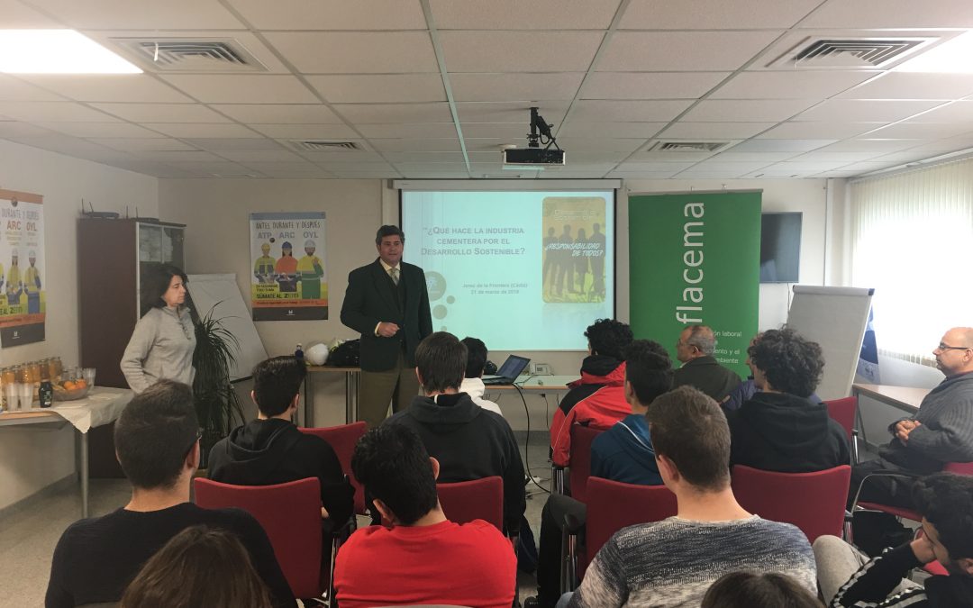 Alumnos del IES Fernando Savater de Jerez participan en una jornada sobre Desarrollo Sostenible