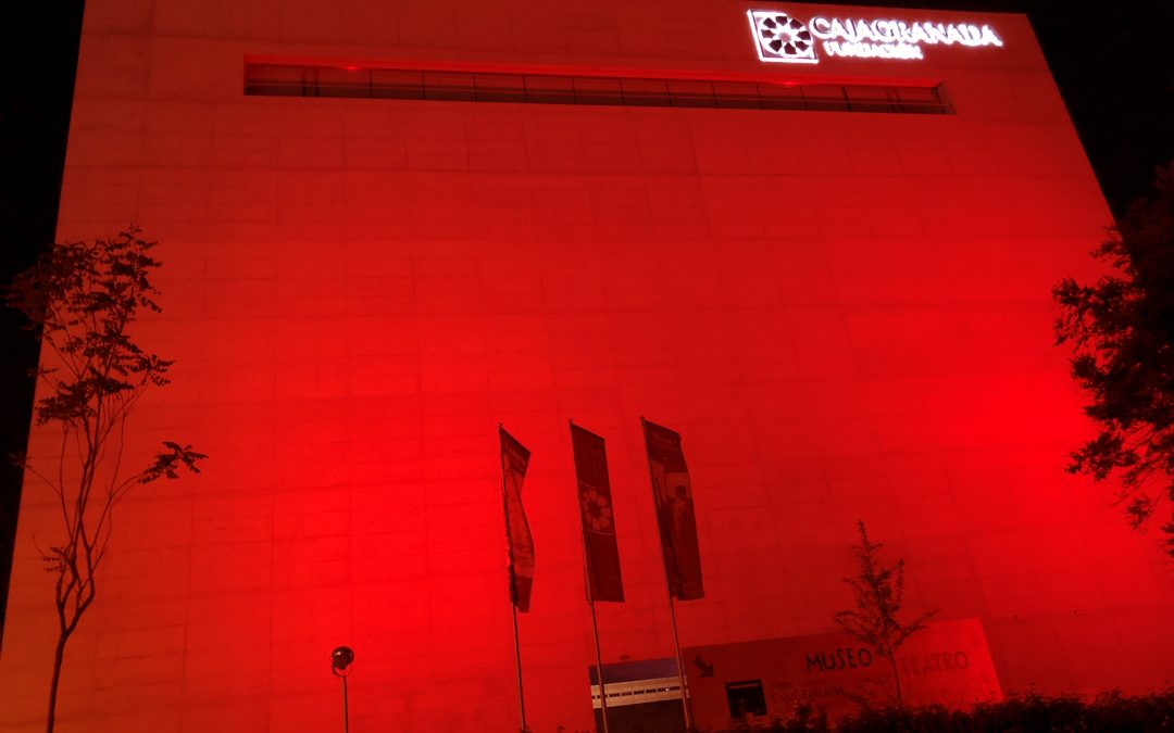 El Museo CajaGranada se tiñe de rojo para visibilizar el Síndrome 22q11