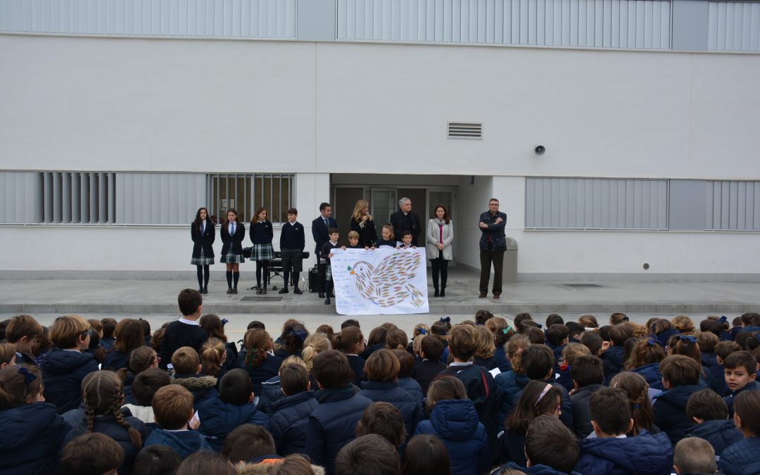 Los alumnos del Colegio CEU San Pablo Sevilla conmemoran el Día de la Paz