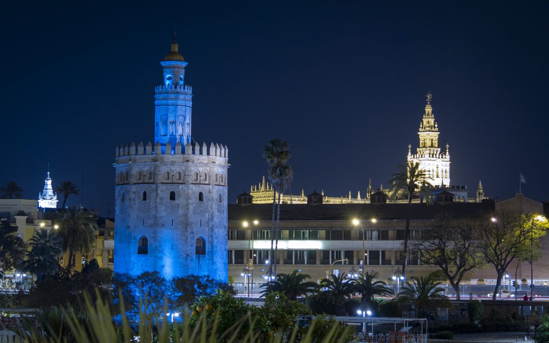 La Torre del Oro se vistió de azul por el Día Mundial del Autismo