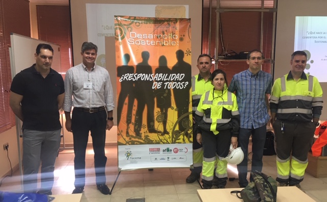 Alumnos del Instituto Juan Goytisolo de Carboneras participan en una jornada sobre Economía Circular