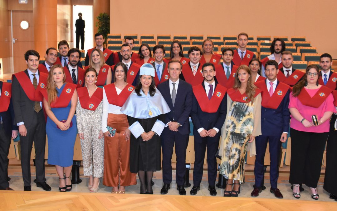 El presidente de la Audiencia Nacional, José Ramón Navarro, padrino de la II promoción de Derecho de CEU Andalucía