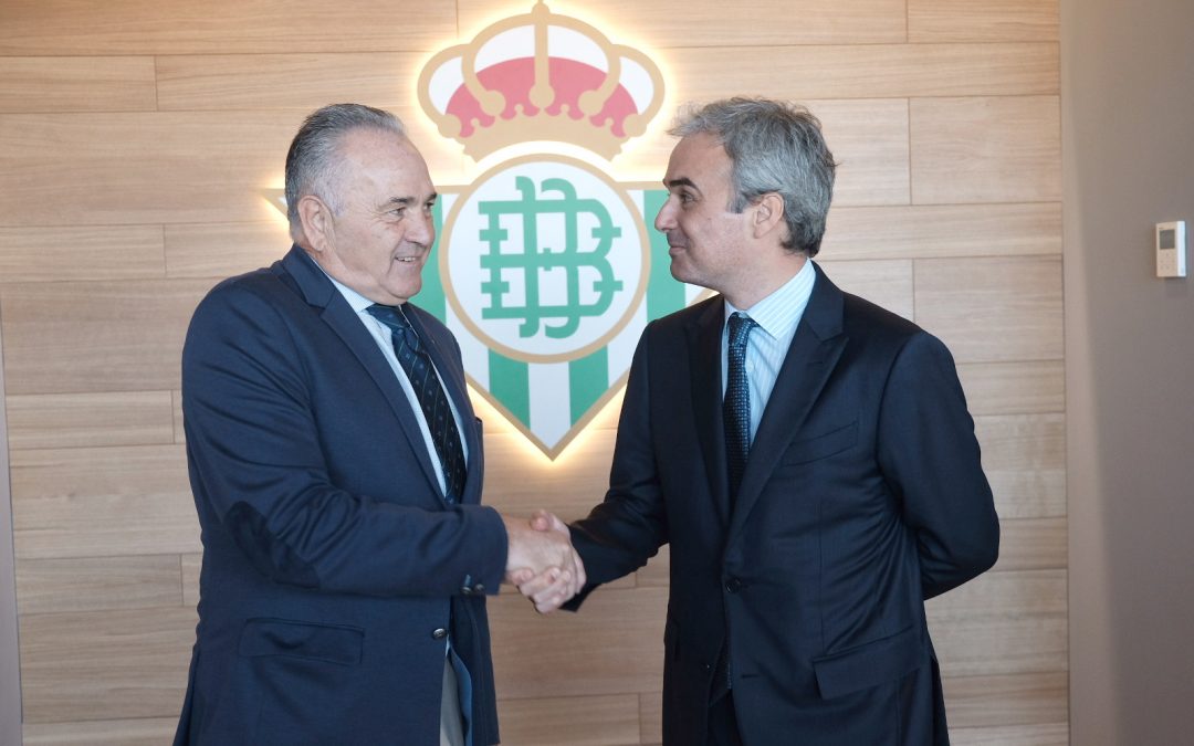 La Fundación Real Betis Balompié y la Fundación José Manuel Lara ponen en marcha un club de lectura con alumnos de la ESO