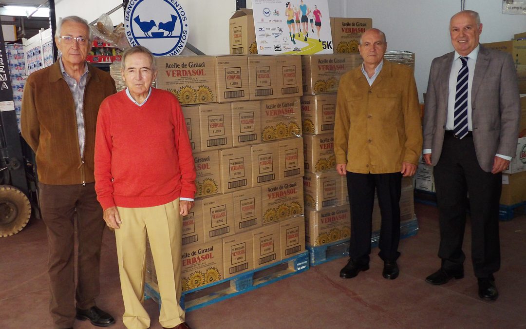 La Cordobaria da sus frutos en aceite al Banco de Alimentos de Córdoba