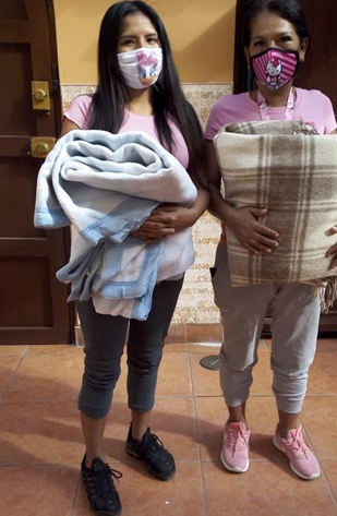 Madre Coraje y Fundación Roviralta envían a Perú material de abrigo para hacer frente a las olas de frío y a la crisis por la Covid19