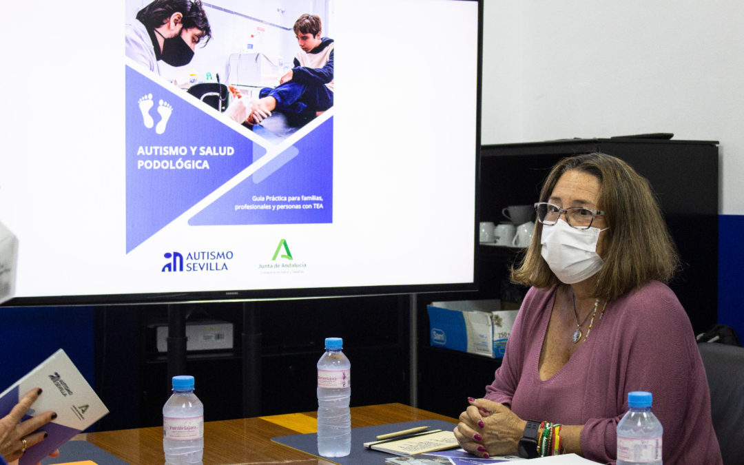 Autismo Sevilla presenta, junto a la Delegada de Salud y Familias, una Guía de Cuidados Podológicos para personas con Autismo