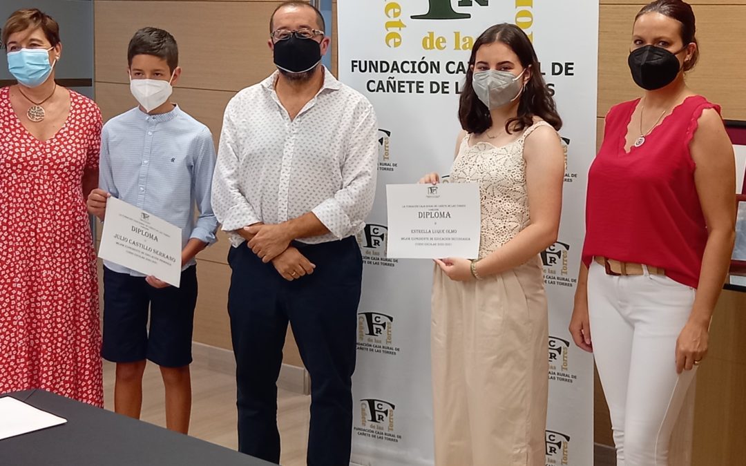 La Fundación Caja Rural de Cañete de las Torres celebra la entrega de premios a los mejores expedientes de Educación Primaria, Secundaria y Formación Profesional en Cañete de las Torres y en Bujalance