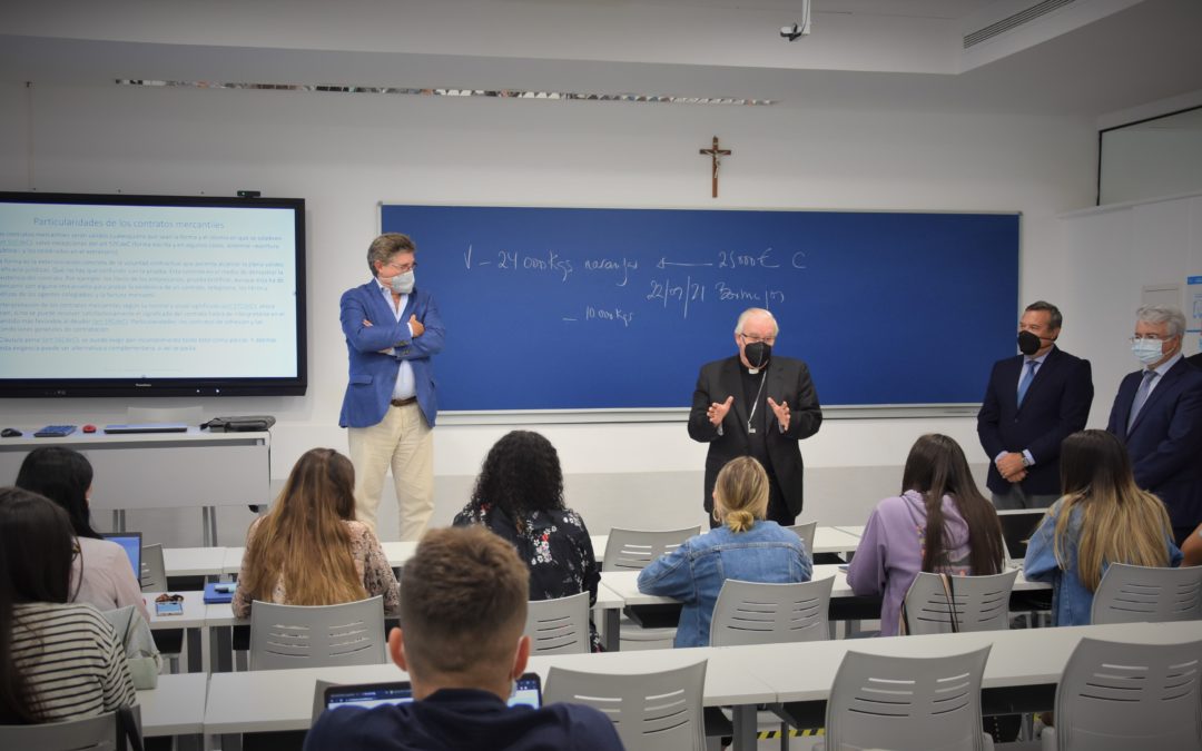 El arzobispo de Sevilla visita el Campus CEU Andalucía