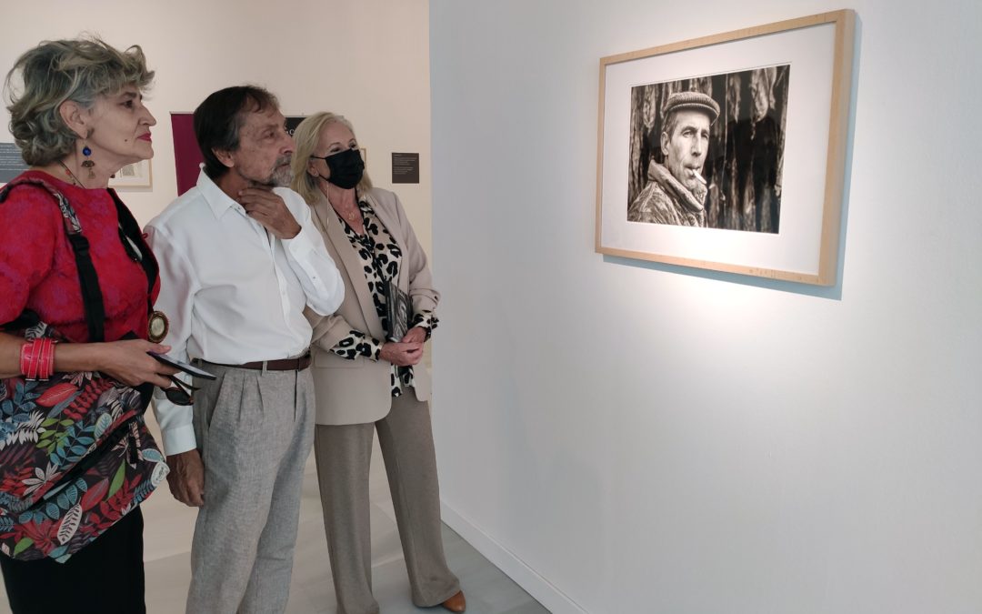 El Centro Cultural CajaGranada acoge la exposición ‘La Vega en fuga’ de Antonio Arabesco