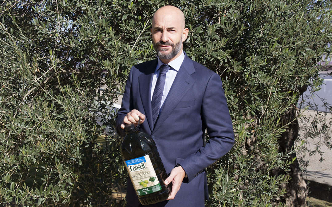 Coosur lanza su aceite de oliva virgen extra Fundación Juan Ramón Guillén, un aove con fines solidarios