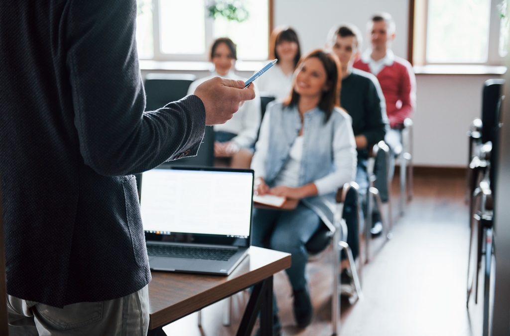 Descubre nuestros cursos especializados en fundaciones y asociaciones