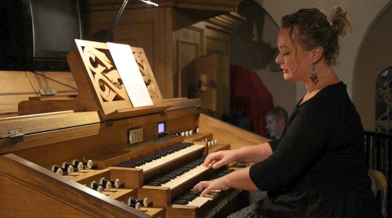 Órgano en la iglesia del Salvador con Mónica Melcova y AguaGranada el 23 de junio