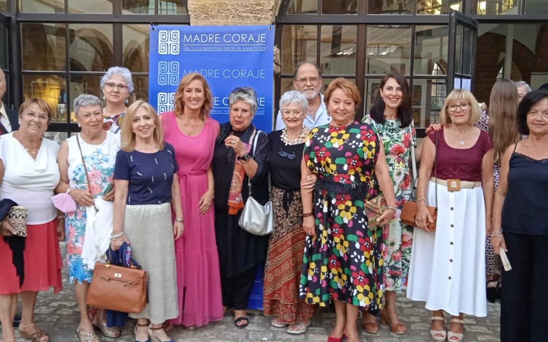 El verano solidario de Cádiz arranca con éxito tras la celebración de la VI Cena Solidaria de Madre Coraje