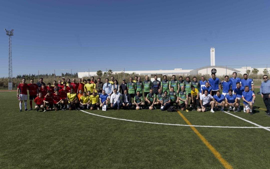 El equipo del CEU, vencedores en el Torneo Solidario de Fútbol 11 de Manos Unidas celebrado en CEU Andalucía