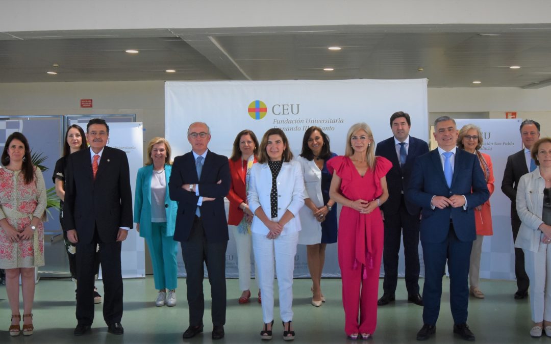 Las consejeras de Empleo y Educación clausuran la reunión en Sevilla del Consejo CEU Emplea