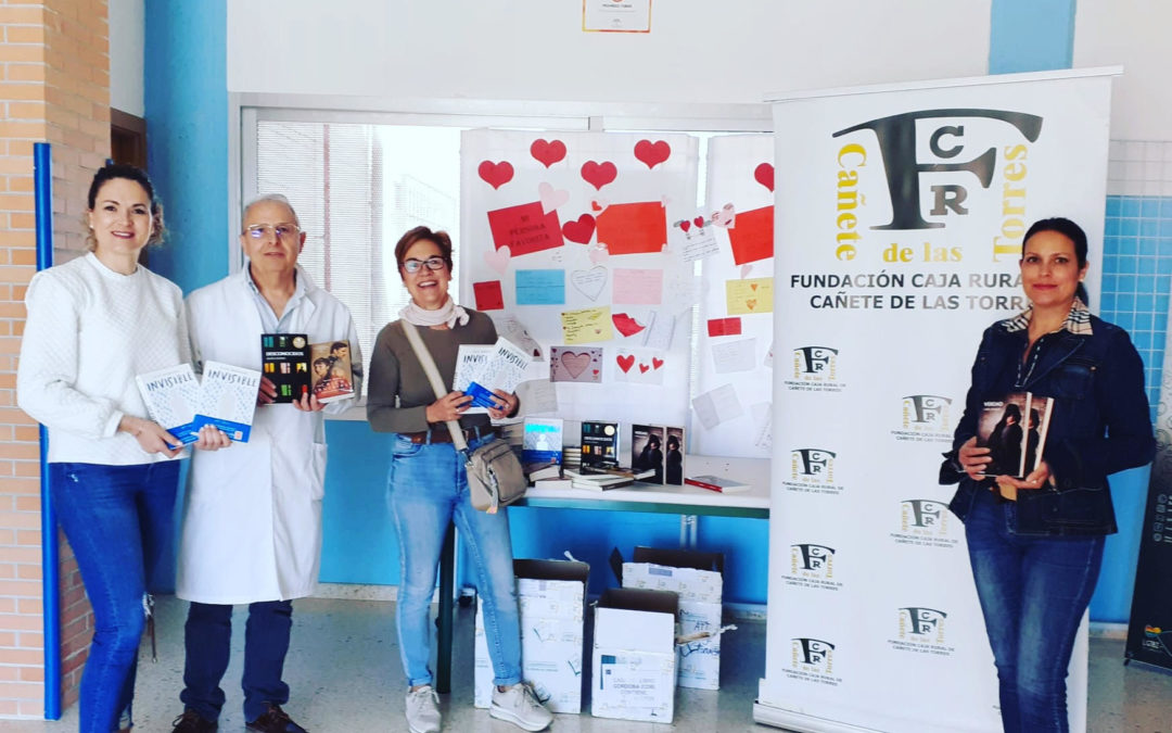 Fundación Caja Rural de Cañete de las Torres entrega de libros en el IES Virgen del Campo de la localidad