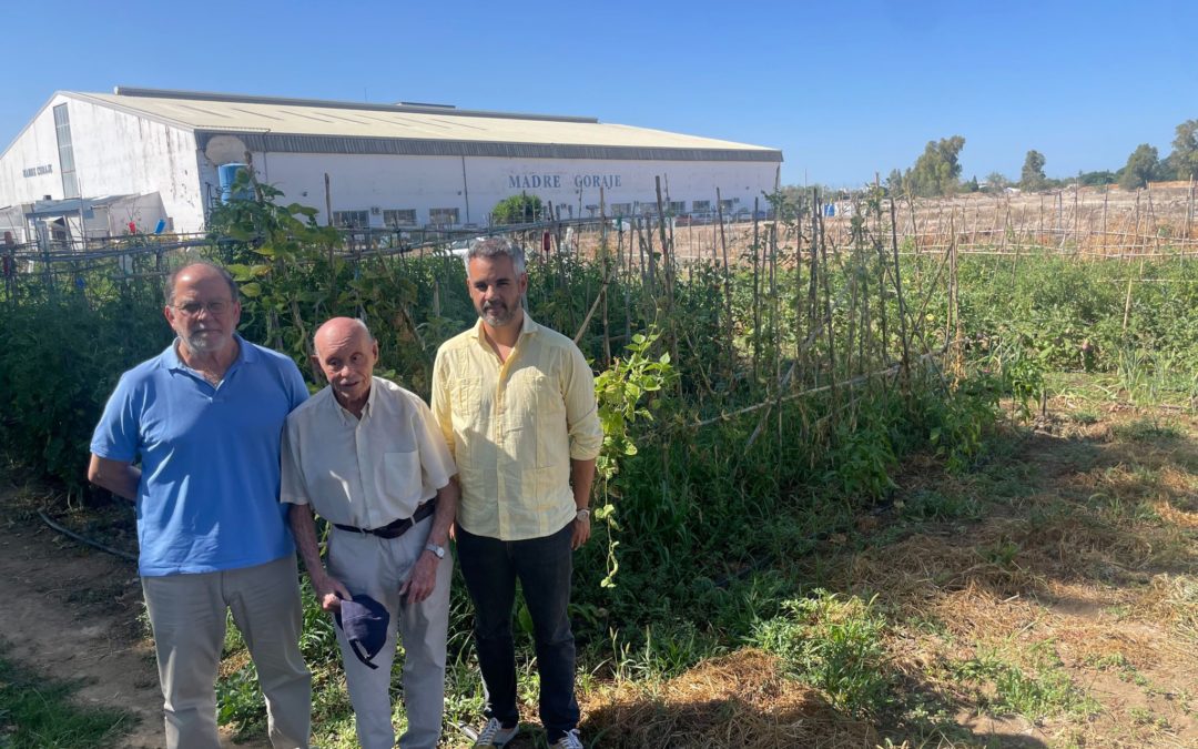 Cayetano del Pino dona el premio de la caseta de la Feria del Caballo a Madre Coraje