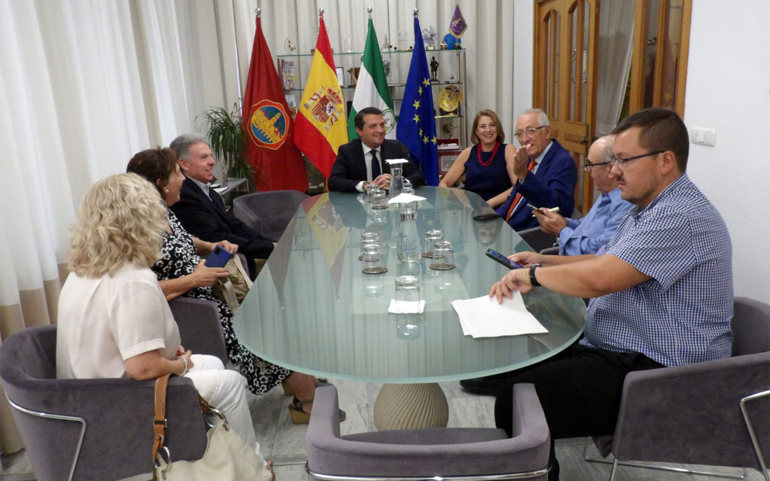 La junta directiva del Banco de Alimentos Medina Azahara de Córdoba se reúne por primera vez con el alcalde de Córdoba