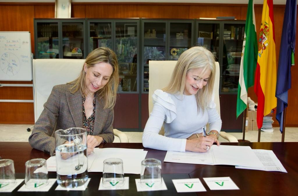 La Consejería firma un convenio con Cepsa para impulsar la formación en hidrógeno verde