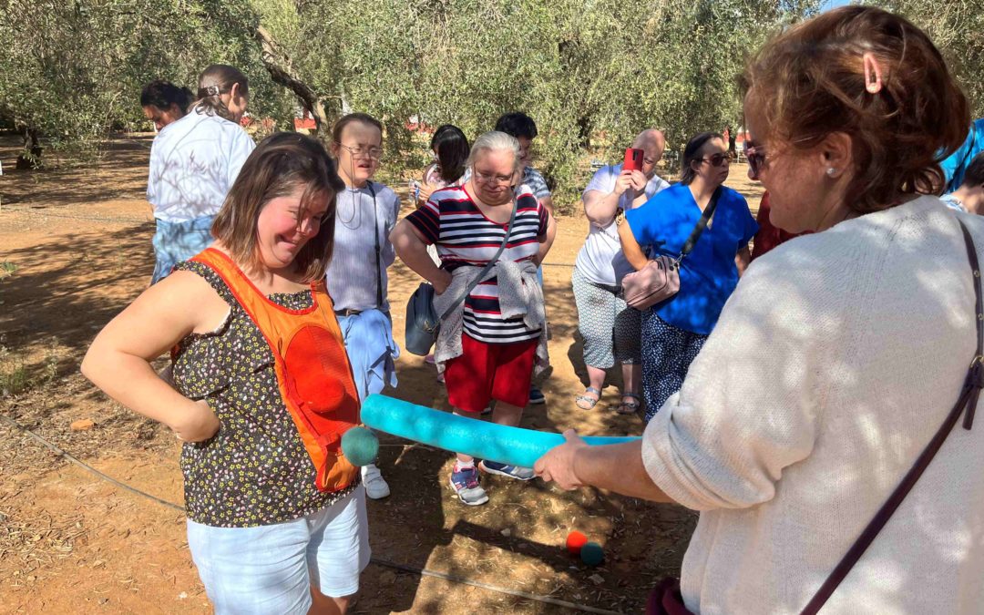 La Fundación Juan Ramón Guillén inicia una nueva edición de las Visitas Solidarias al Olivo con el apoyo de Fundación ´´la Caixa´´