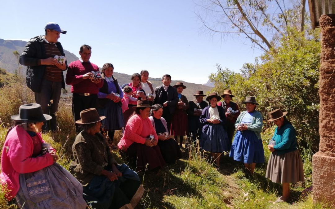 Madre Coraje y el Ayuntamiento de Chiclana entregan kits de alimentos a 70 familias peruanas afectadas por un grave incendio forestal que dejó 7 fallecidos