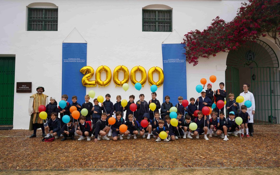 Más de 20.000 escolares conocen la importancia del aceite  de oliva en la Hacienda Guzmán con Planeta Olivo