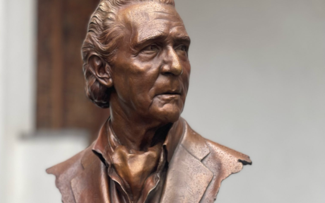 La Fundación inaugura un busto de Antonio Gala en su patio de entrada