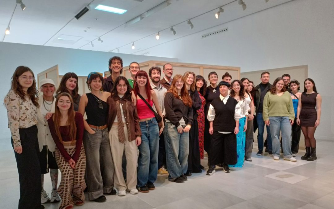El Centro Cultural CajaGranada acoge el nuevo proyecto expositivo de la artista Paloma Gámez y el alumnado de la Facultad de Bellas Artes, en el marco de FACBA 25