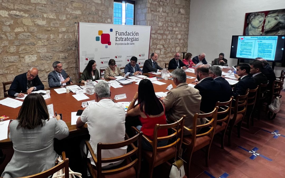 Los patronos de la Fundación Estrategias conocen la nueva herramienta Indicadores clave de la provincia de Jaén