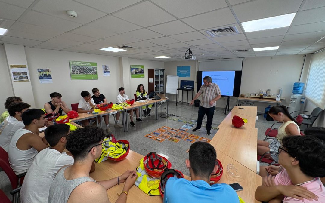FLACEMA y Holcim organizan una jornada de educación ambiental para el alumnado del IES San Juan de Dios en la fábrica de Jerez de la Frontera