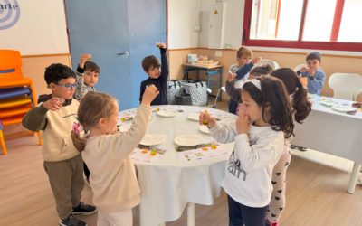 Más de 700 escolares andaluces conocen la importancia del sector oleícola con los talleres Andalucía: un mar de olivos